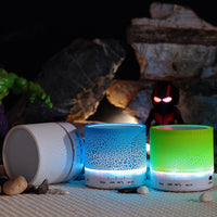 Tragbarer Mini-Bluetooth-Stereolautsprecher A9 Glare Crack mit LED-Licht, integriertem Mikrofon, Unterstützung für Freisprechanrufe und TF-Karte