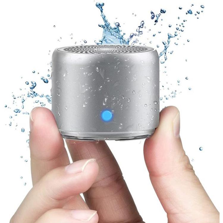 EWA A106Pro IPX7 Wasserdichter tragbarer Mini-Bluetooth-Metalllautsprecher